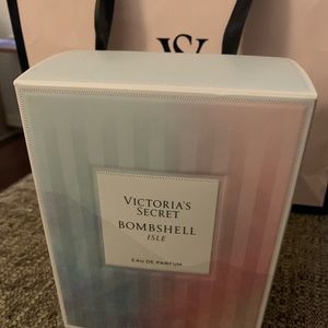 Victoria Secret New (open box) Bombshell Isle Eau De Parfum 3.4 fl Oz
